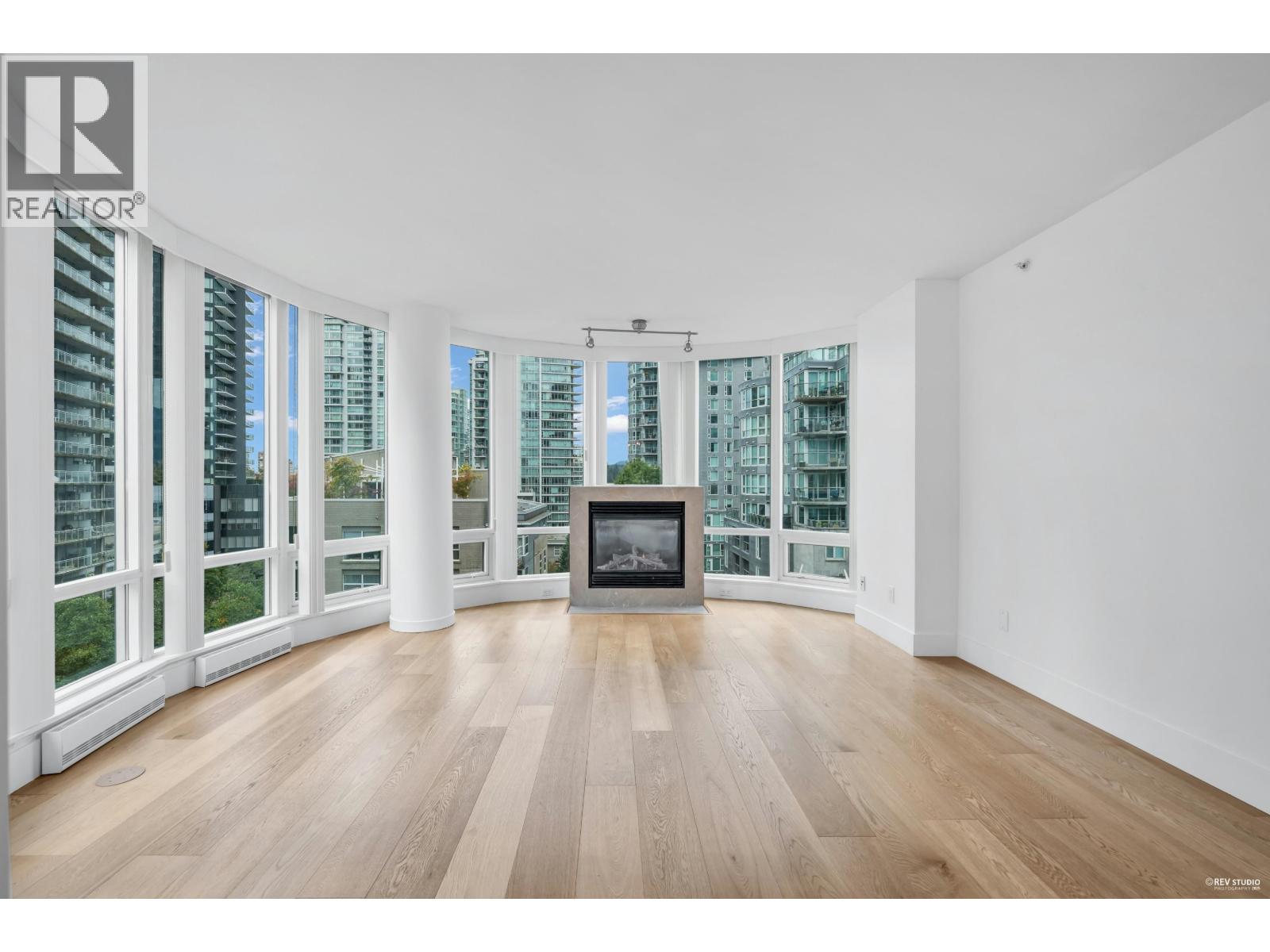 806 590 Nicola Street, Vancouver, British Columbia  V6G 3J8 - Photo 3 - R3062091