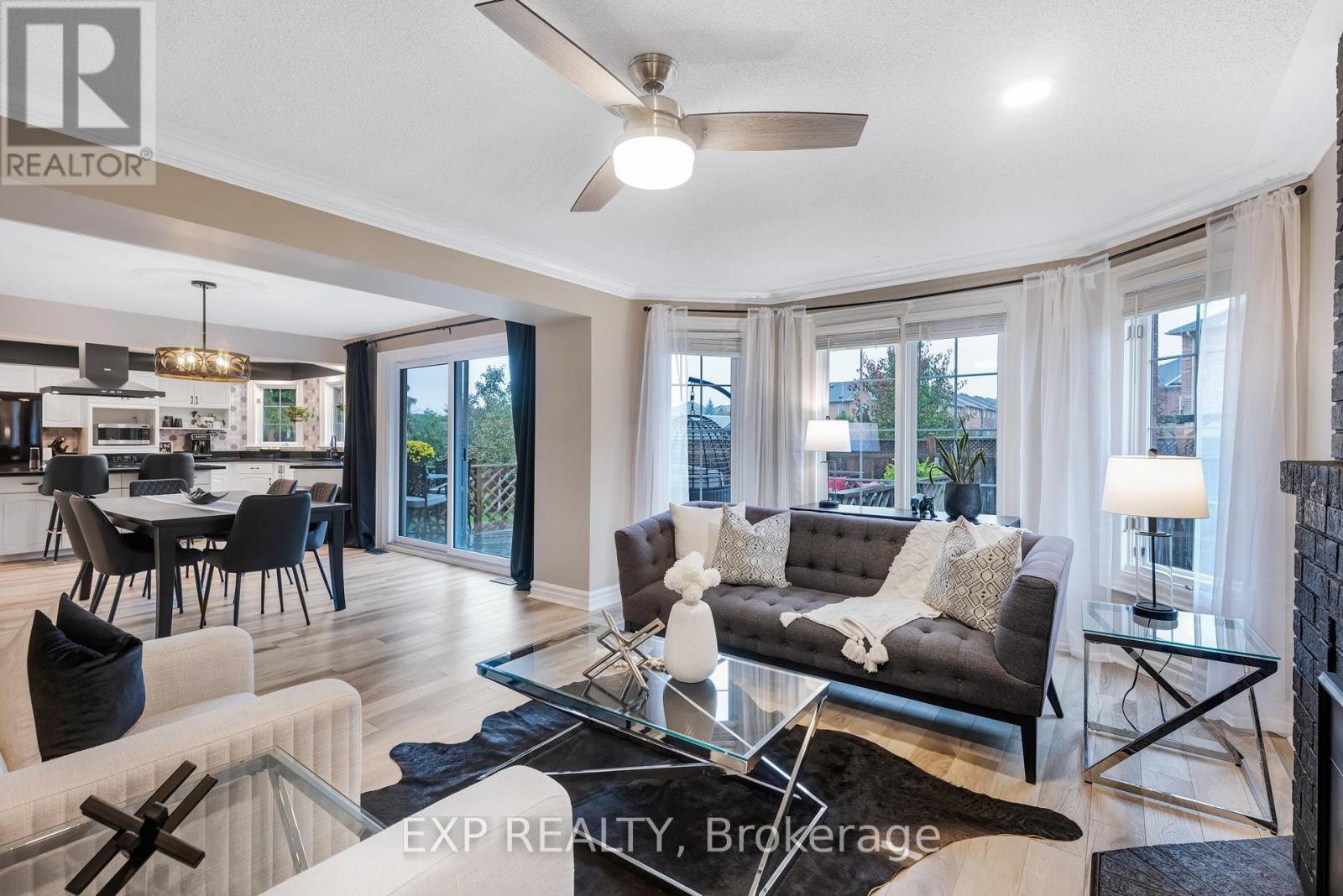 67 Geoffrey Crescent, Whitchurch-Stouffville, Ontario  L4A 5C1 - Photo 6 - N12471130