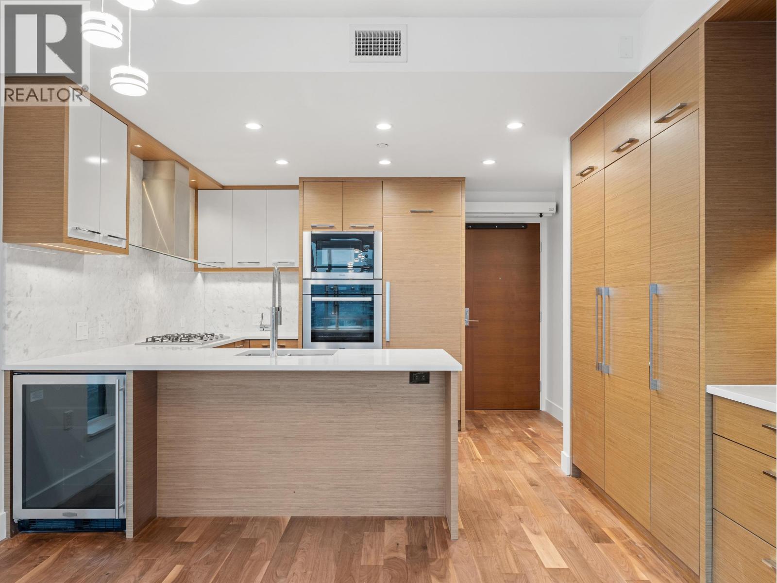 1303 4360 Beresford Street, Burnaby, British Columbia  V5H 0G2 - Photo 1 - R3062239