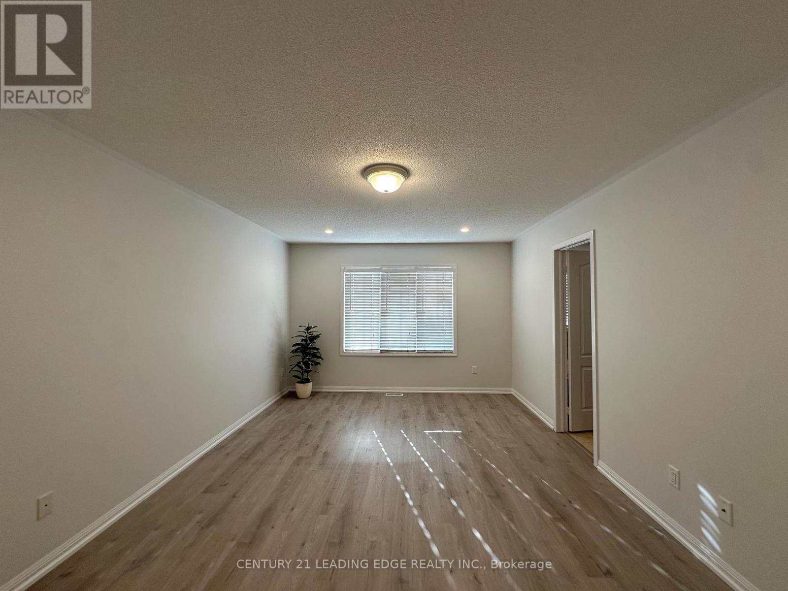 438 Beach Boulevard, Hamilton, Ontario  L8H 6X1 - Photo 8 - X12486516