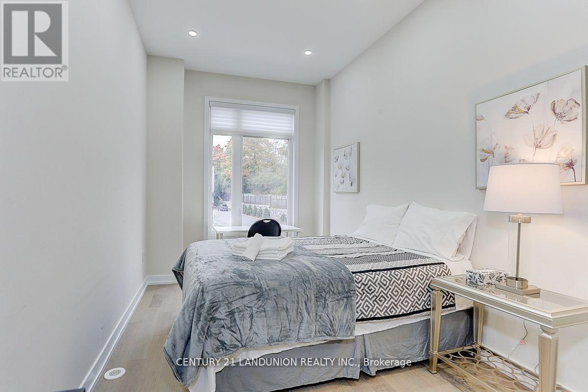 15 Ingersoll Lane, Richmond Hill, Ontario  L4E 1G9 - Photo 13 - N12486599