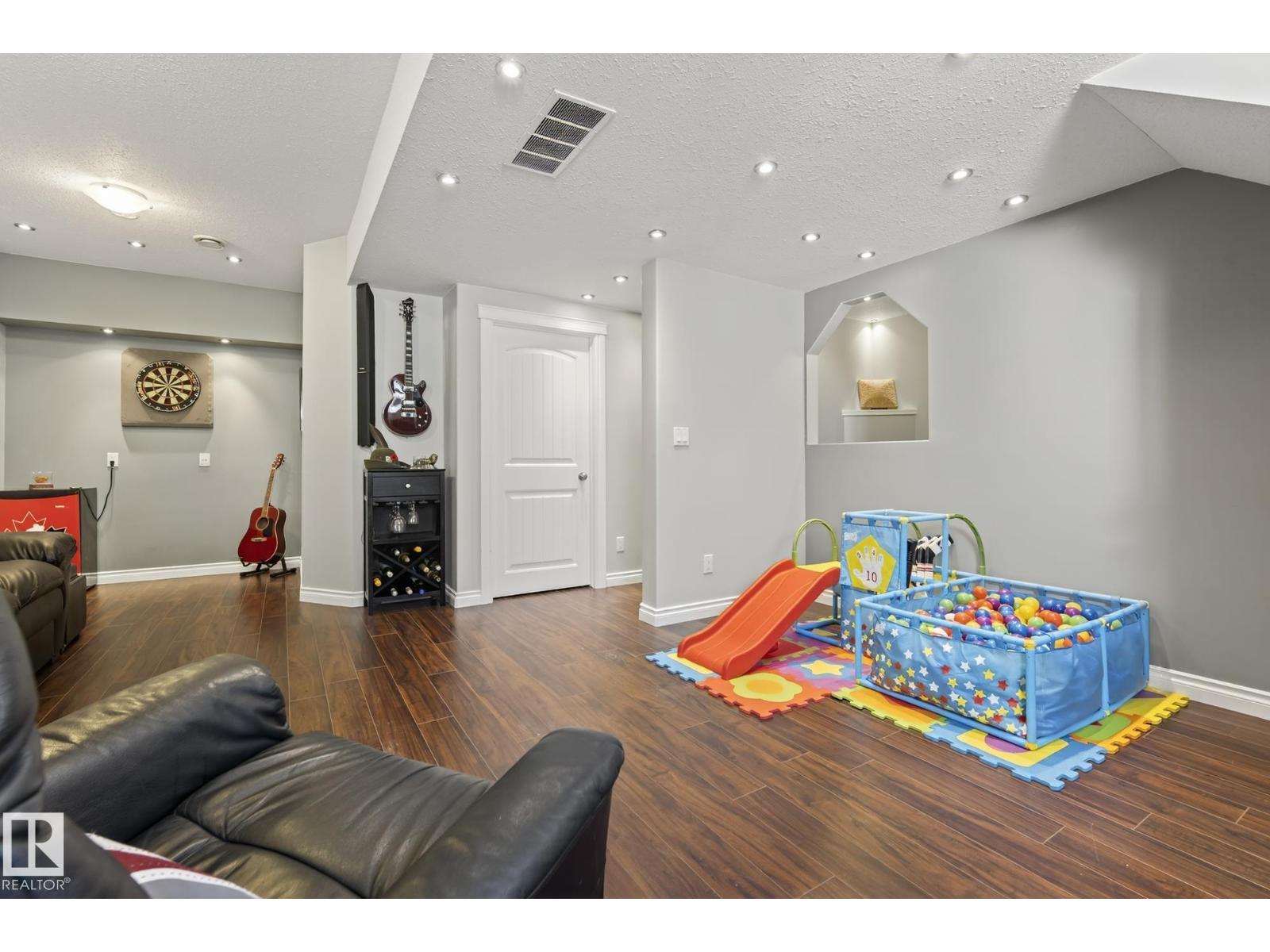 8802 98 Av, Morinville, Alberta  T8R 1T8 - Photo 38 - E4463810