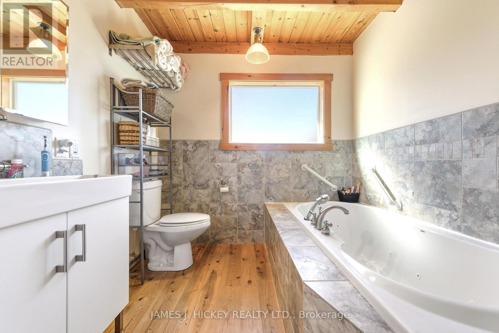 120 Deep River Road, Deep River, Ontario  K0J 1P0 - Photo 17 - X12486696