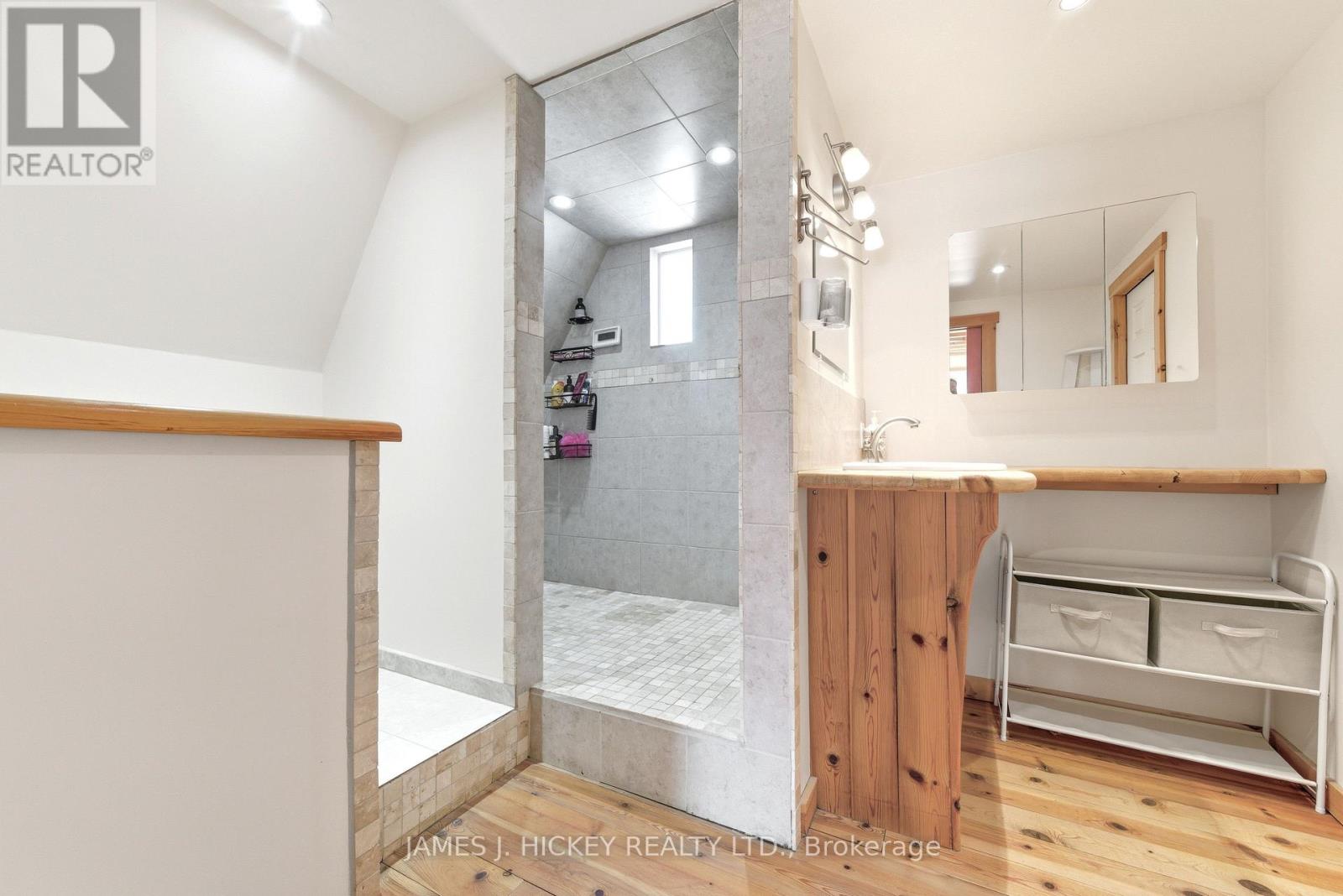 120 Deep River Road, Deep River, Ontario  K0J 1P0 - Photo 24 - X12486696