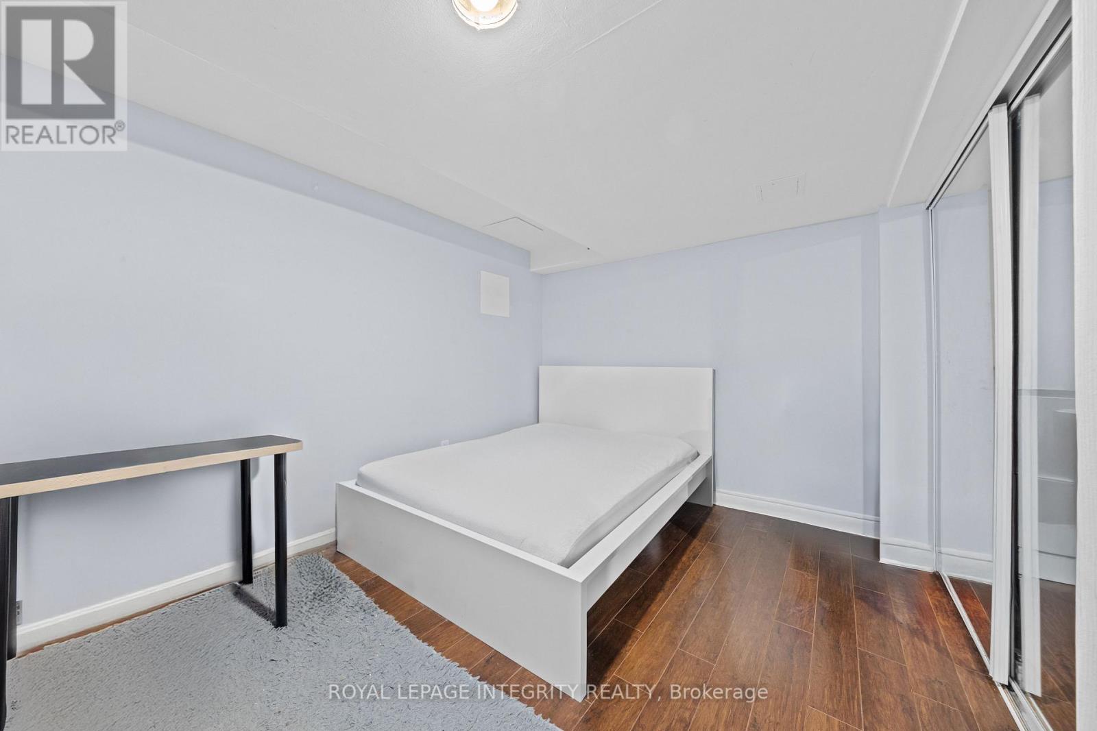 279 Somerset Street E, Ottawa, Ontario  K1N 6V7 - Photo 13 - X12486659