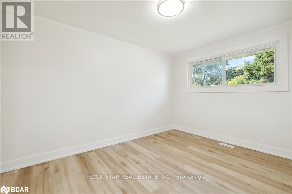 Upper - 87 Leaside Drive, St. Catharines, Ontario  L2M 4G7 - Photo 12 - X12486554