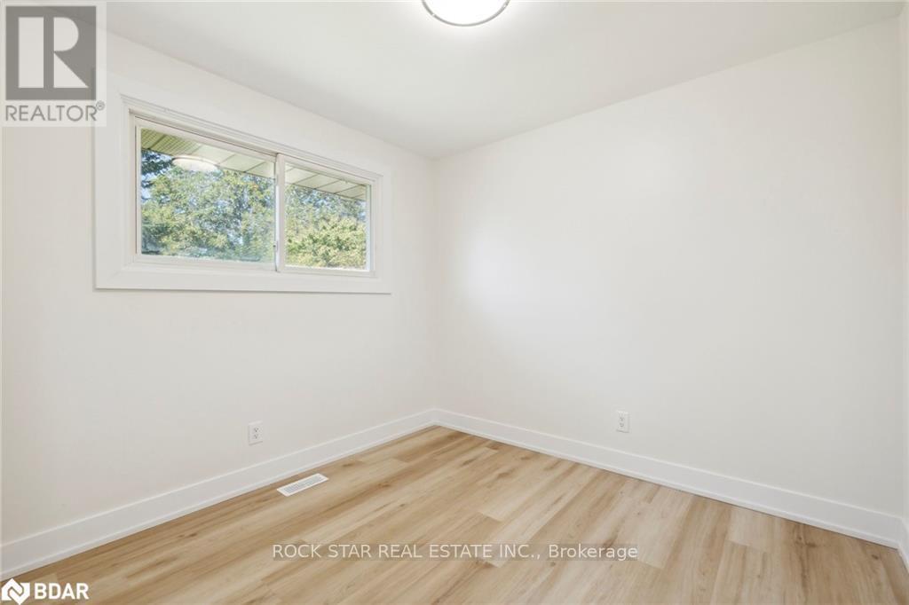 Upper - 87 Leaside Drive, St. Catharines, Ontario  L2M 4G7 - Photo 14 - X12486554