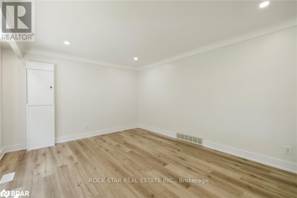 Upper - 87 Leaside Drive, St. Catharines, Ontario  L2M 4G7 - Photo 3 - X12486554