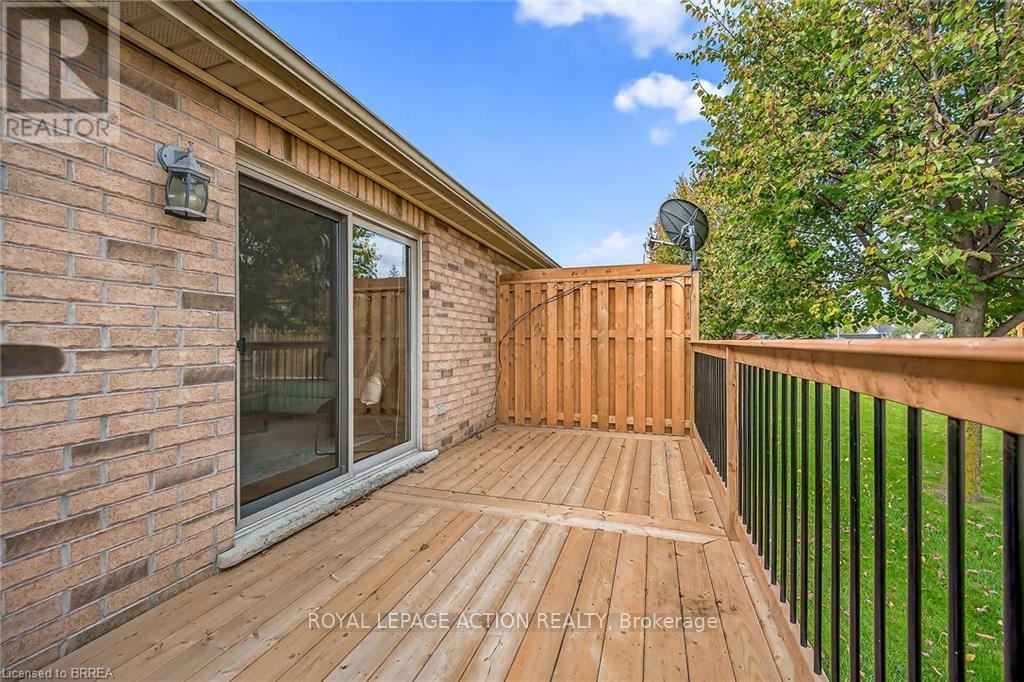 4 - 385 Park Road N, Brantford, Ontario  N3R 0A1 - Photo 17 - X12486571