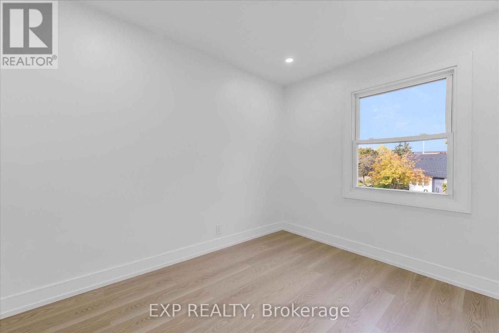 24 Eaton Place, Hamilton, Ontario  L8H 1N7 - Photo 16 - X12486592