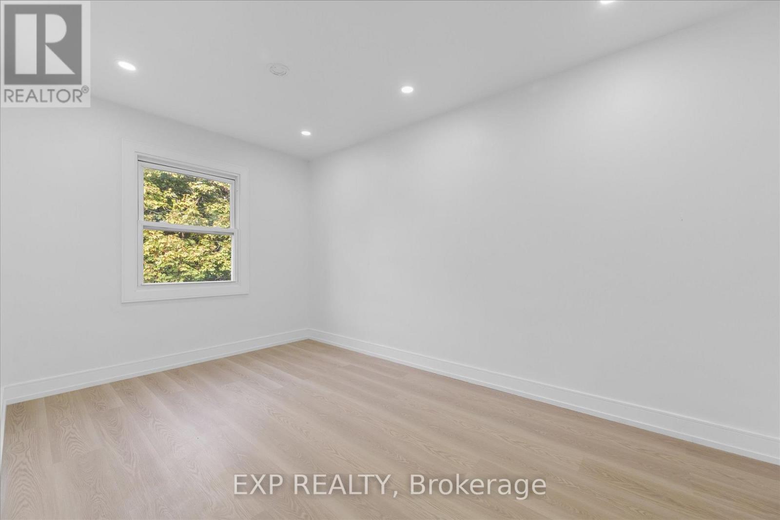 24 Eaton Place, Hamilton, Ontario  L8H 1N7 - Photo 18 - X12486592