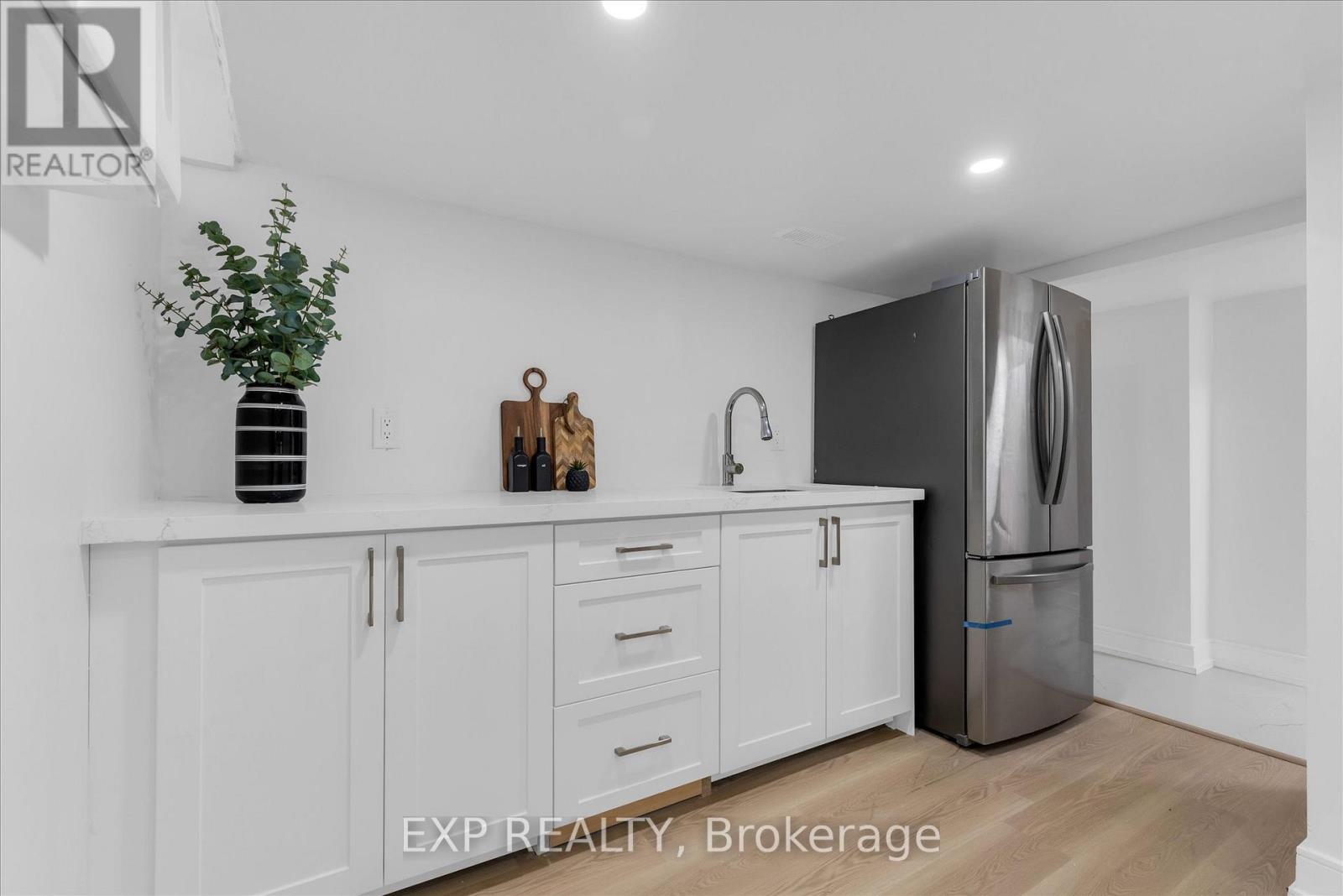 24 Eaton Place, Hamilton, Ontario  L8H 1N7 - Photo 21 - X12486592