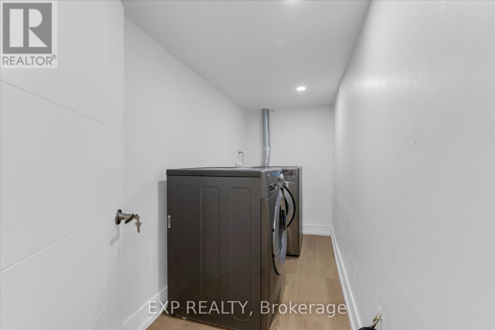 24 Eaton Place, Hamilton, Ontario  L8H 1N7 - Photo 26 - X12486592