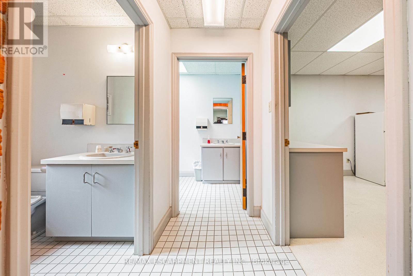 120 Catharine Street S, Hamilton, Ontario  L8N 2J4 - Photo 7 - X12486595