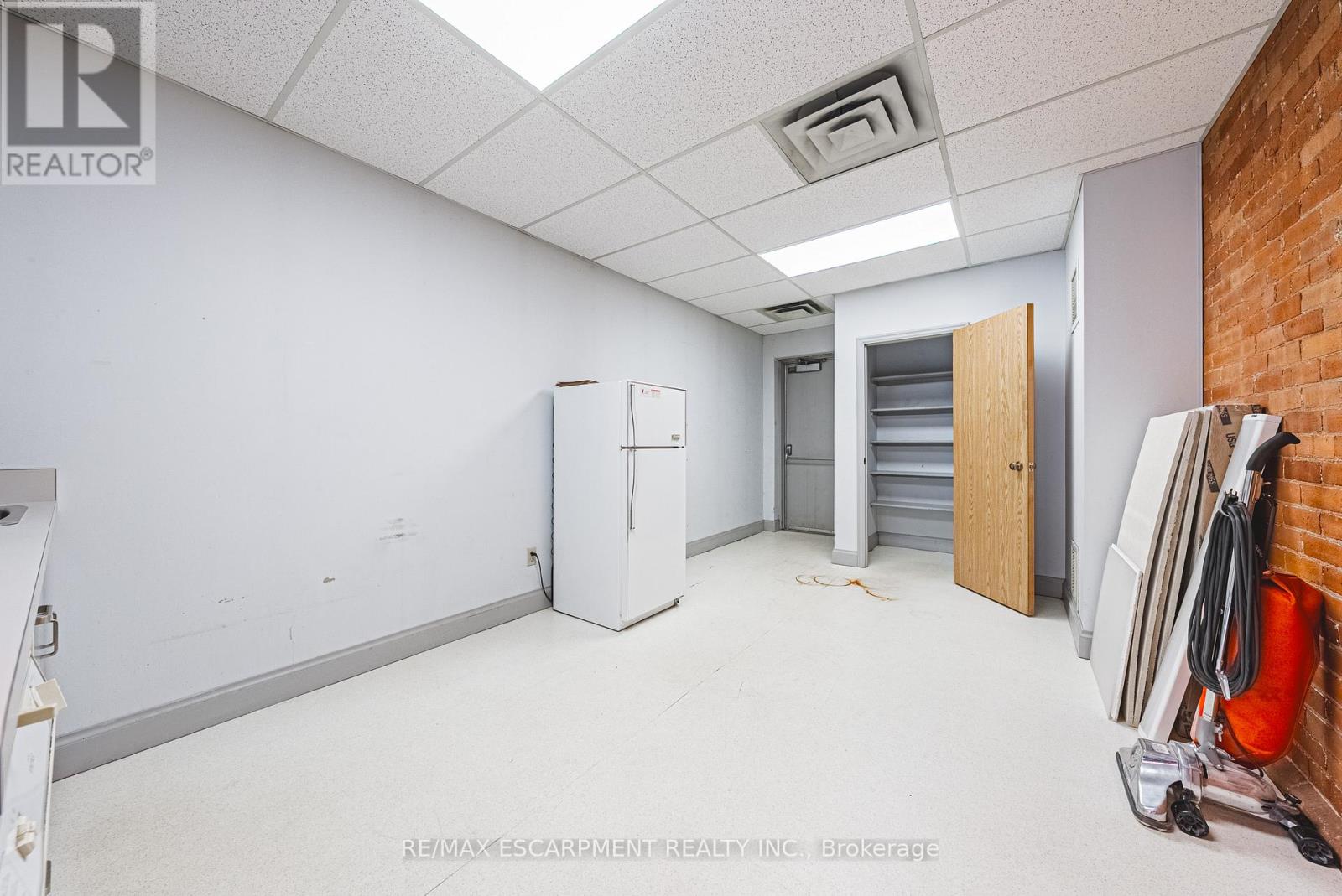 120 Catharine Street S, Hamilton, Ontario  L8N 2J4 - Photo 9 - X12486595