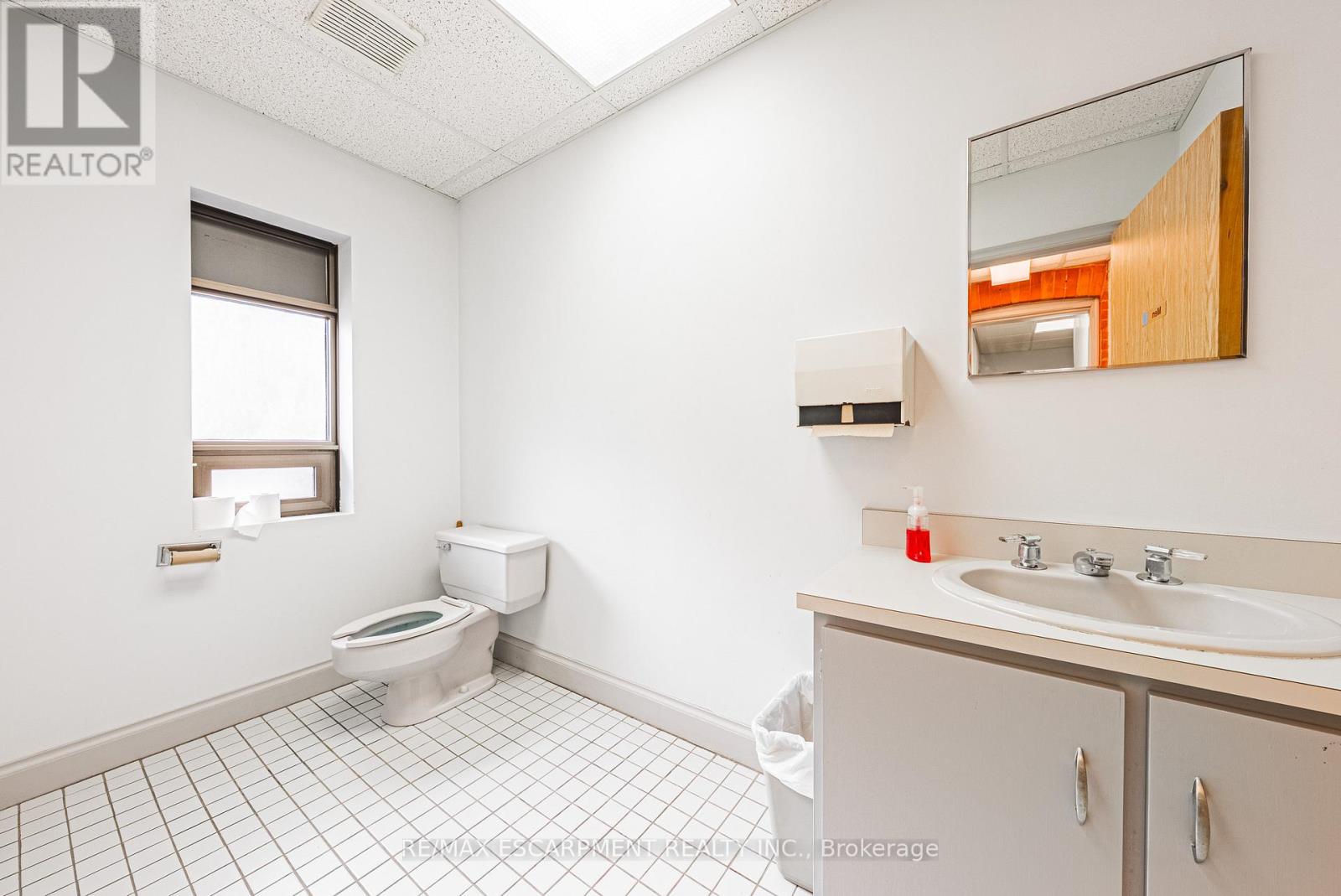 120 Catharine Street S, Hamilton, Ontario  L8N 2J4 - Photo 6 - X12486610