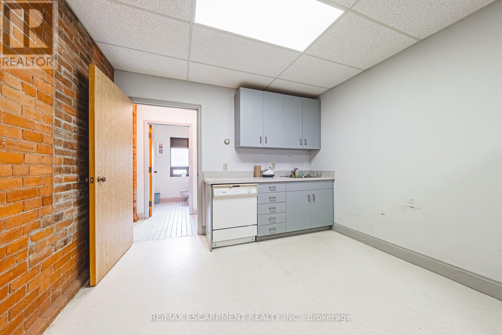 120 Catharine Street S, Hamilton, Ontario  L8N 2J4 - Photo 7 - X12486610