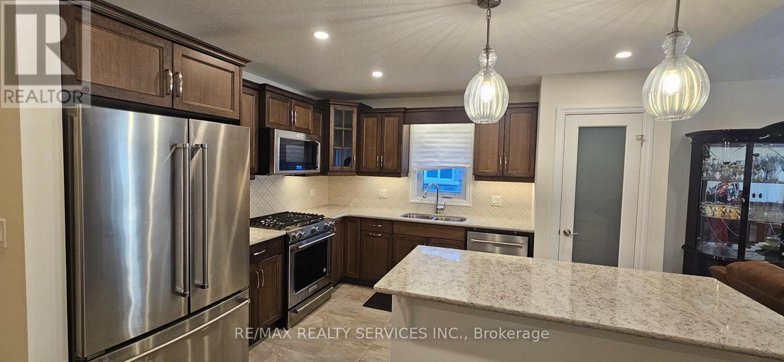 64 Ambrosia Path, St. Thomas, Ontario  N5R 0L4 - Photo 3 - X12486626