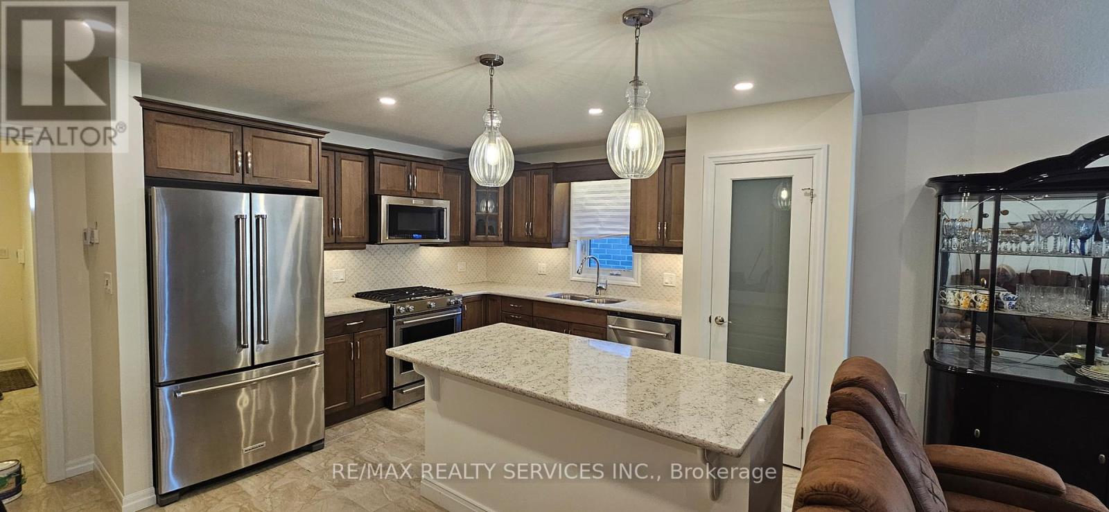 64 Ambrosia Path, St. Thomas, Ontario  N5R 0L4 - Photo 4 - X12486626