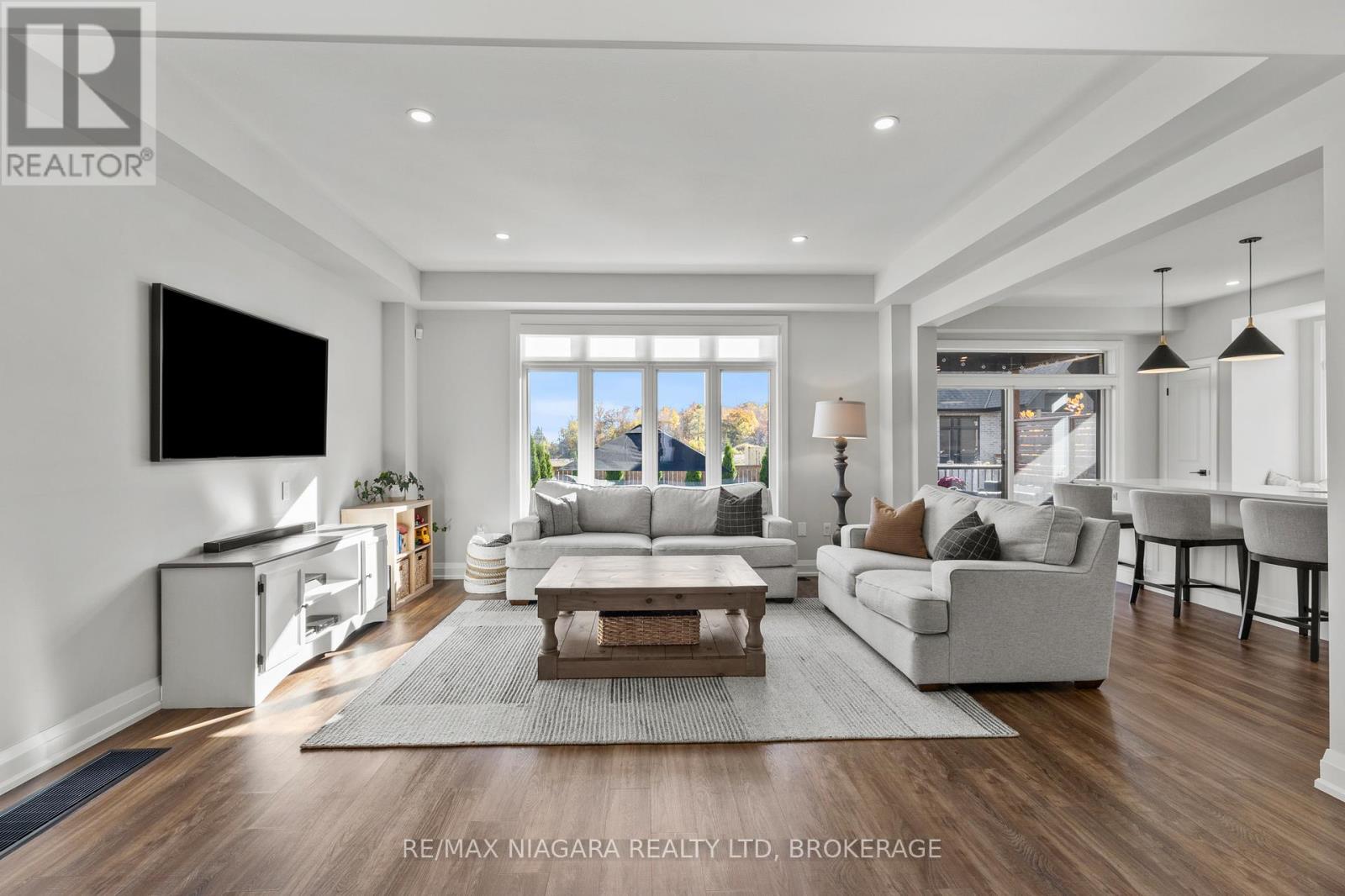 236 Walker Road, Pelham, Ontario  L3B 5N5 - Photo 15 - X12486678