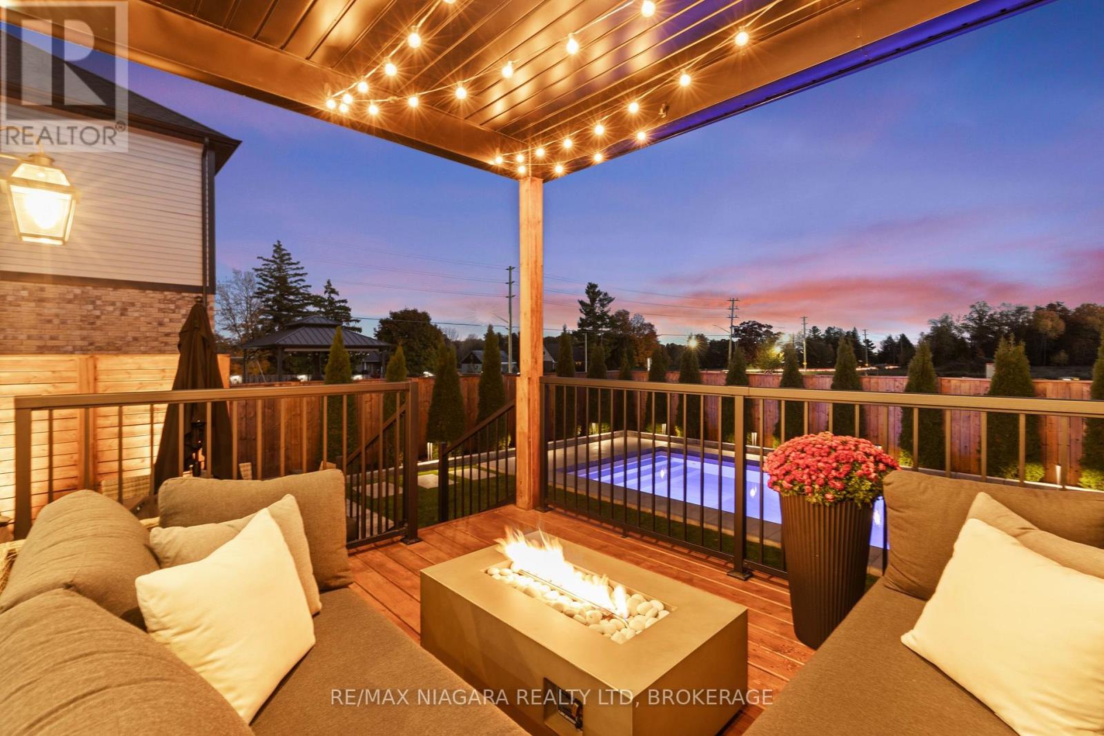 236 Walker Road, Pelham, Ontario  L3B 5N5 - Photo 3 - X12486678