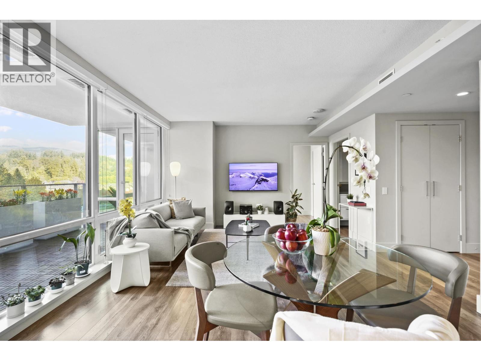 616 680 SEYLYNN CRESCENT, North Vancouver, British Columbia