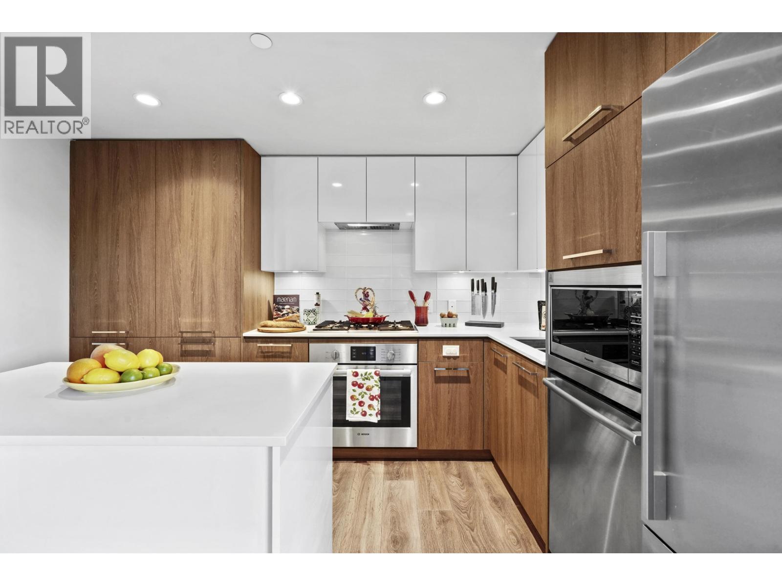 616 680 Seylynn Crescent, North Vancouver, British Columbia  V7J 0B5 - Photo 13 - R3062642