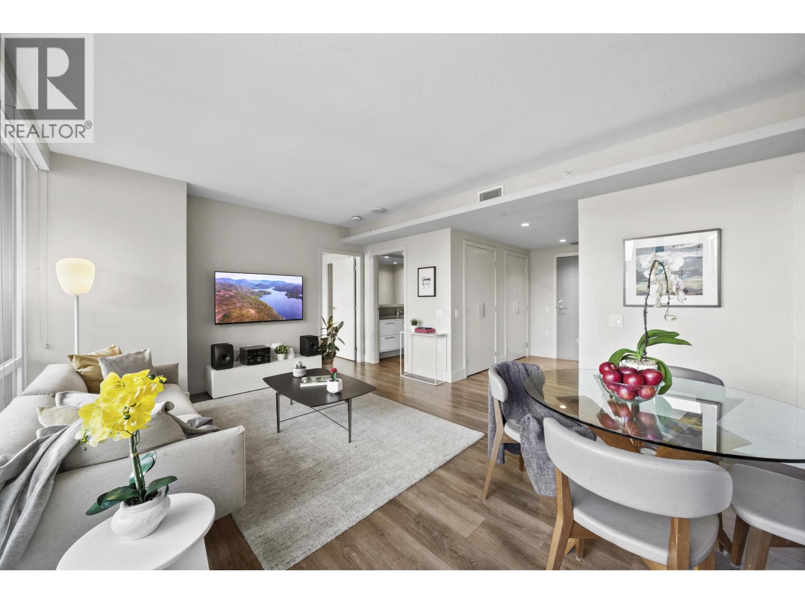 616 680 Seylynn Crescent, North Vancouver, British Columbia  V7J 0B5 - Photo 8 - R3062642