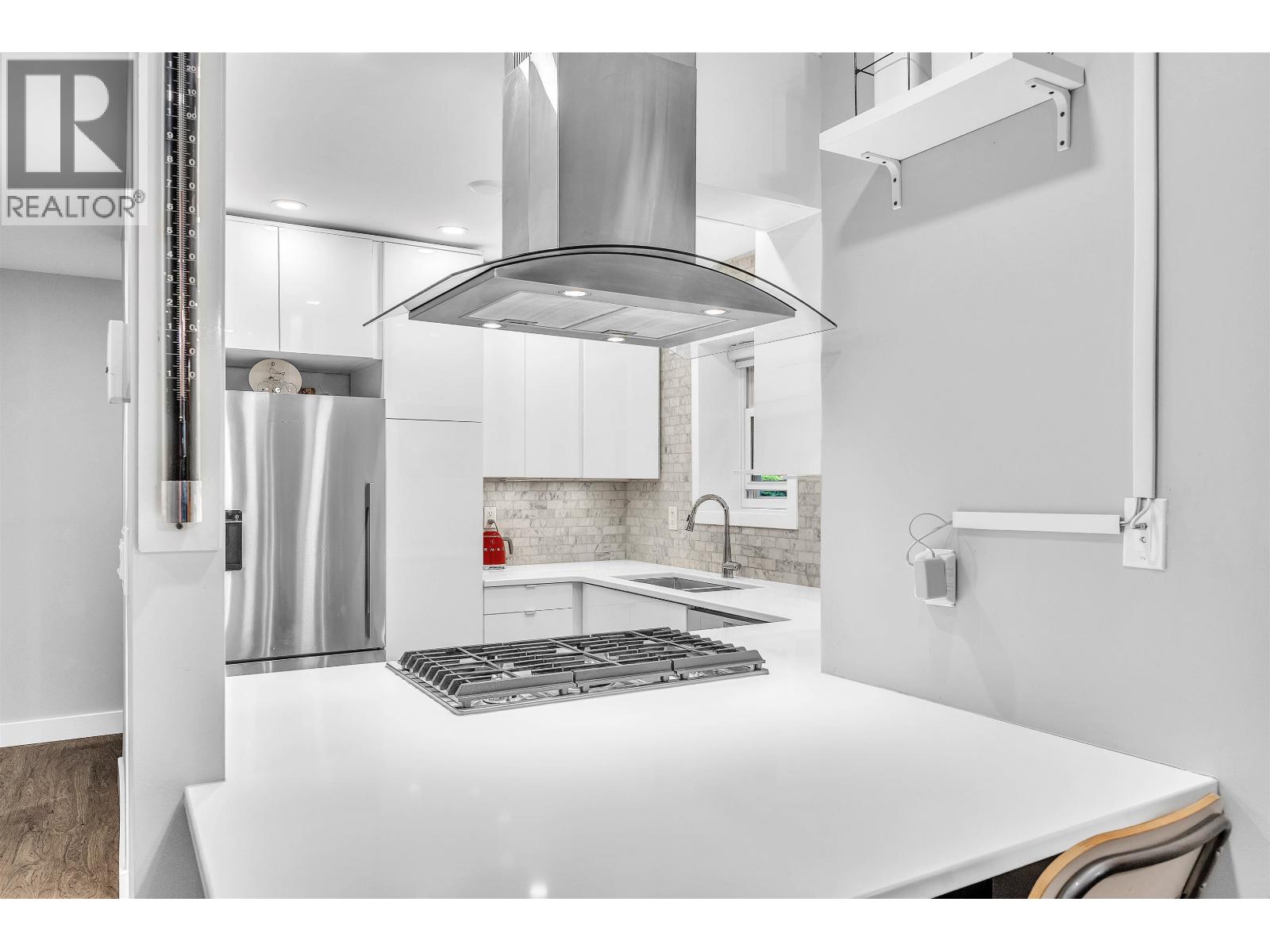 2433 W 6th Avenue, Vancouver, British Columbia  V6K 1W2 - Photo 8 - R3062664