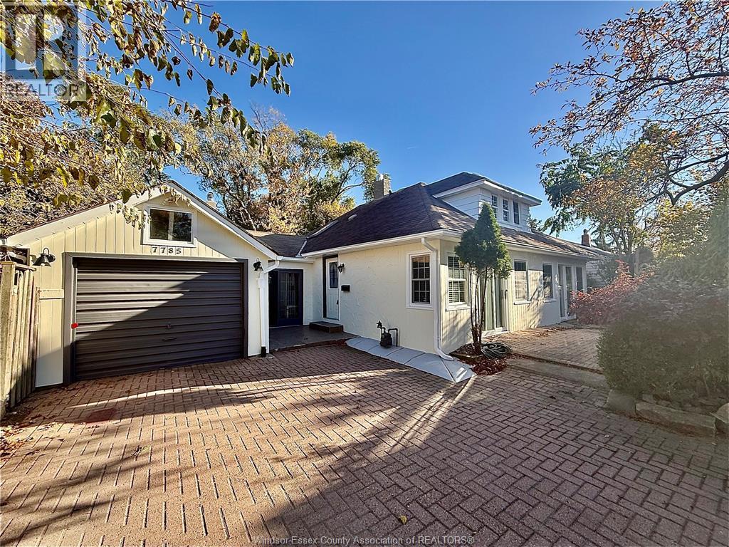 7785 RIVERSIDE DRIVE East, windsor, Ontario