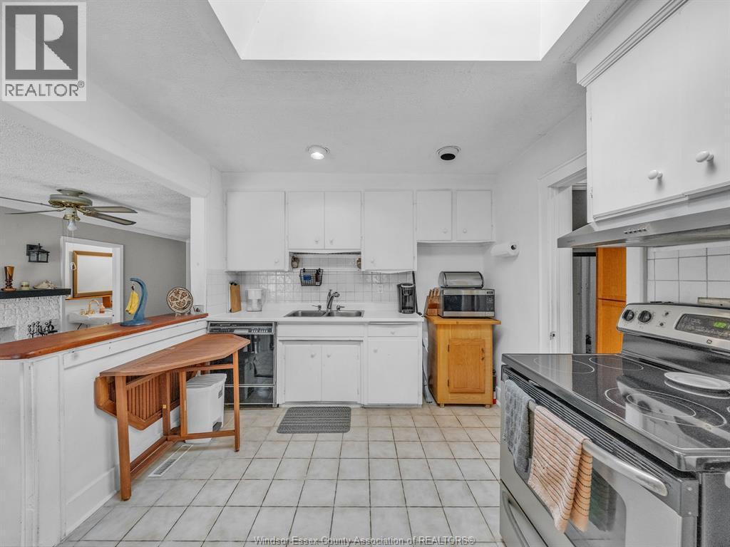 7785 Riverside Drive East, Windsor, Ontario  N8S 1E1 - Photo 14 - 25027405