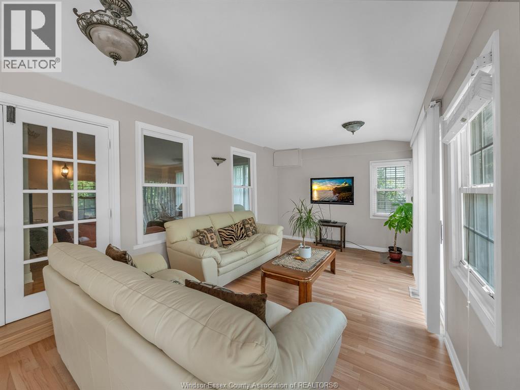 7785 Riverside Drive East, Windsor, Ontario  N8S 1E1 - Photo 10 - 25027405