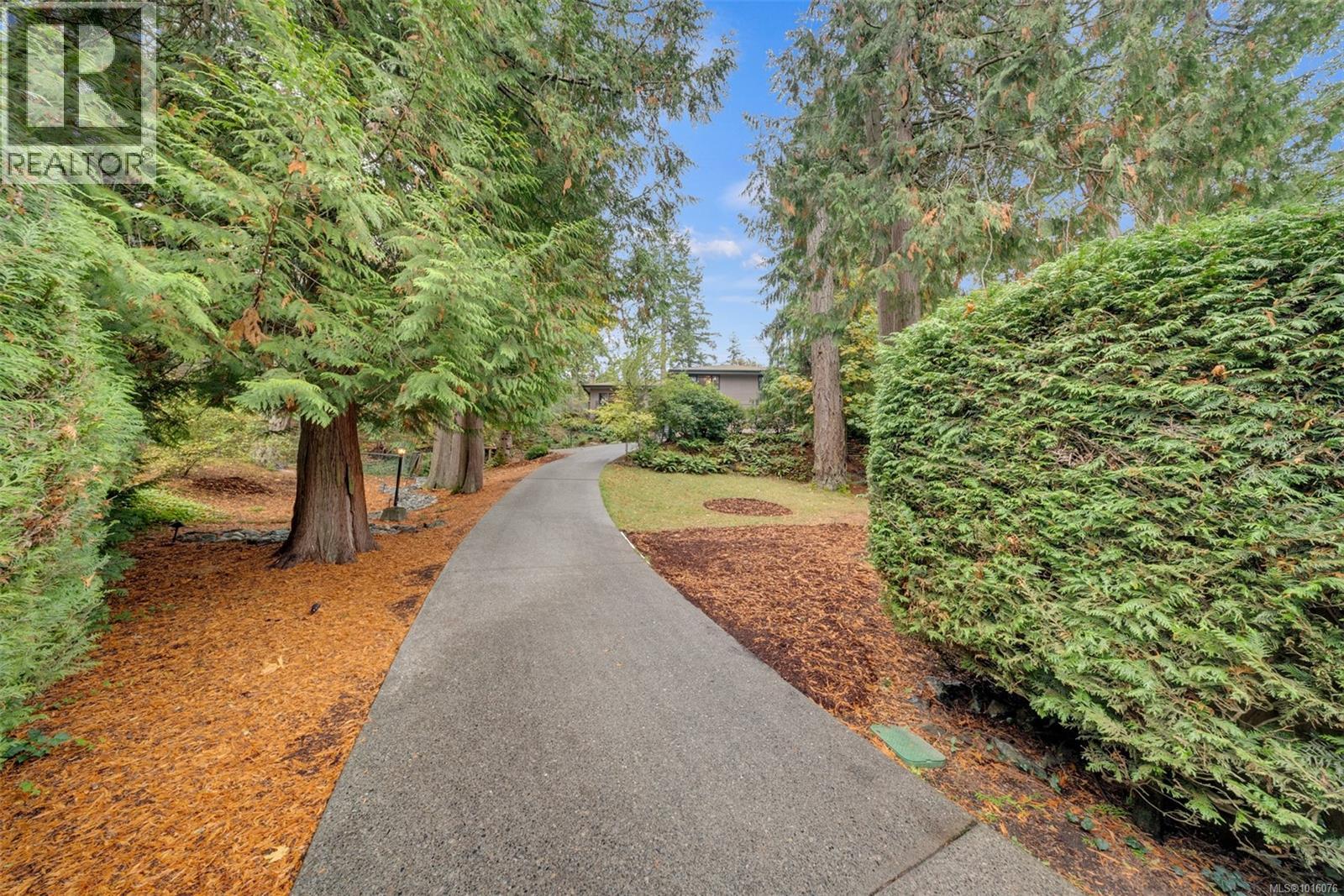 6758 Amwell Dr, Central Saanich, British Columbia  V8M 1A1 - Photo 45 - 1016076