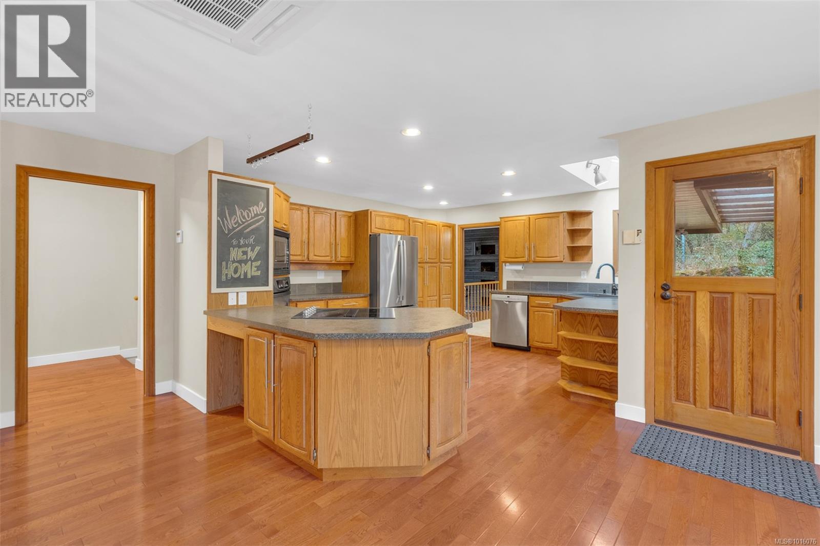 6758 Amwell Dr, Central Saanich, British Columbia  V8M 1A1 - Photo 14 - 1016076