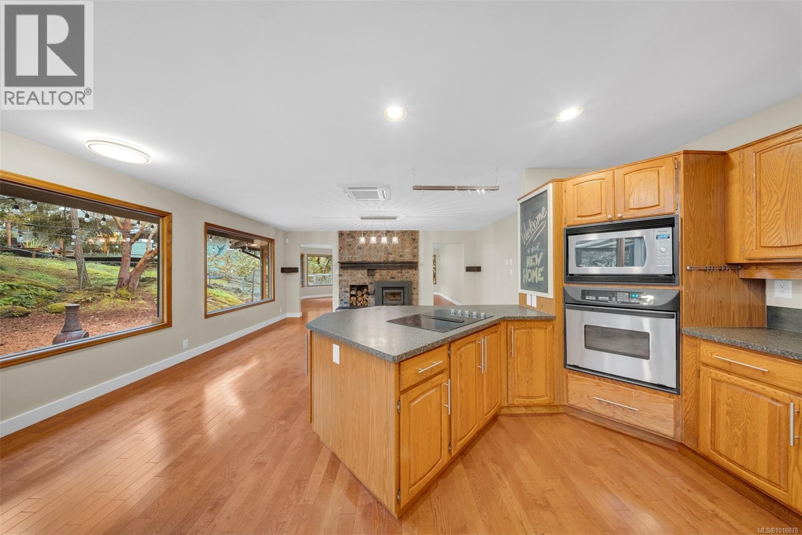 6758 Amwell Dr, Central Saanich, British Columbia  V8M 1A1 - Photo 15 - 1016076