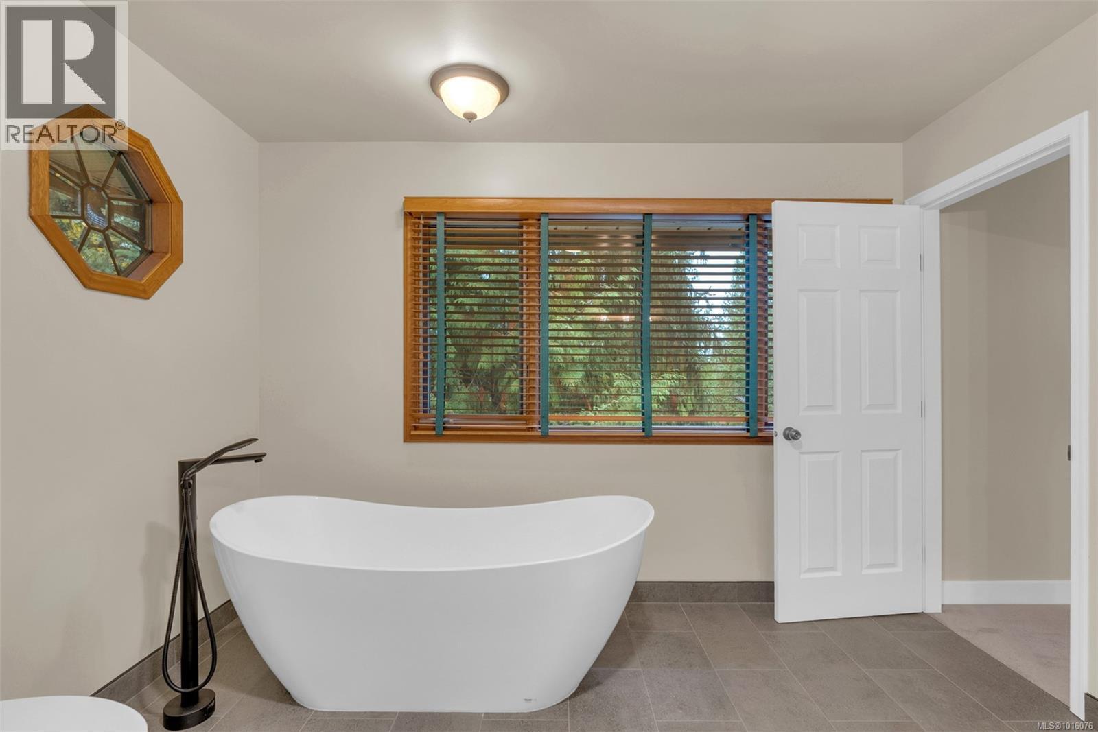 6758 Amwell Dr, Central Saanich, British Columbia  V8M 1A1 - Photo 26 - 1016076