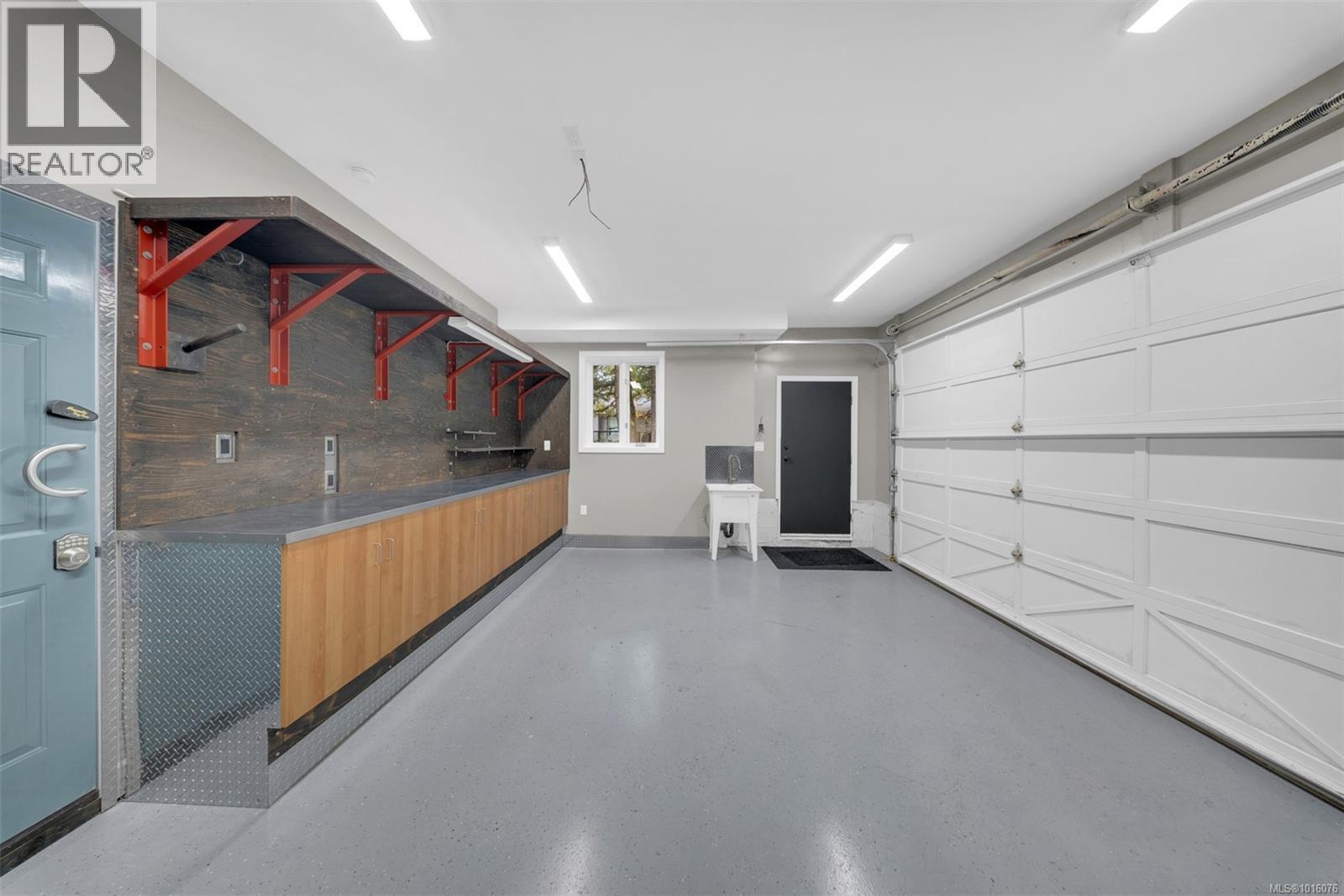 6758 Amwell Dr, Central Saanich, British Columbia  V8M 1A1 - Photo 36 - 1016076