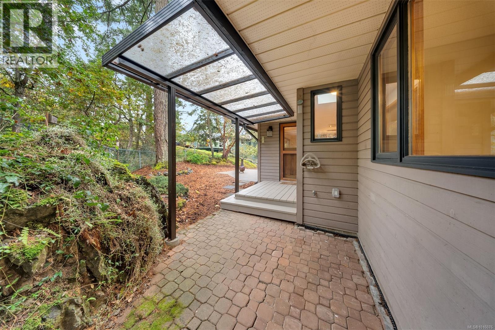 6758 Amwell Dr, Central Saanich, British Columbia  V8M 1A1 - Photo 41 - 1016076