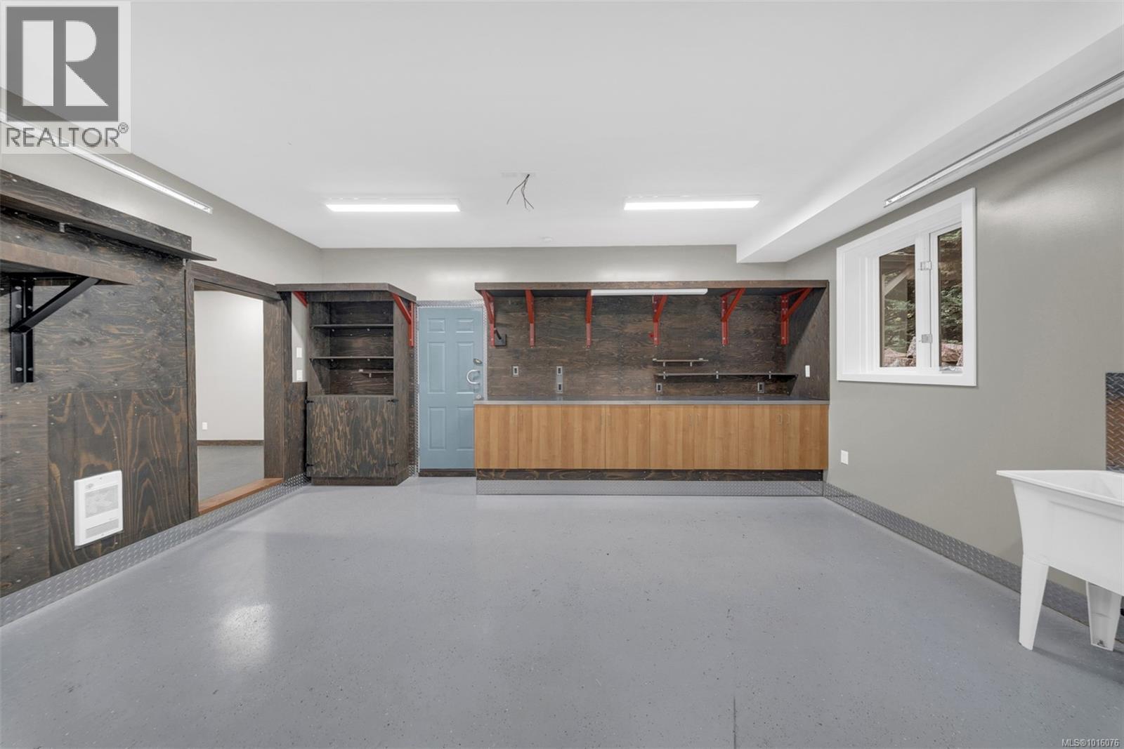 6758 Amwell Dr, Central Saanich, British Columbia  V8M 1A1 - Photo 37 - 1016076