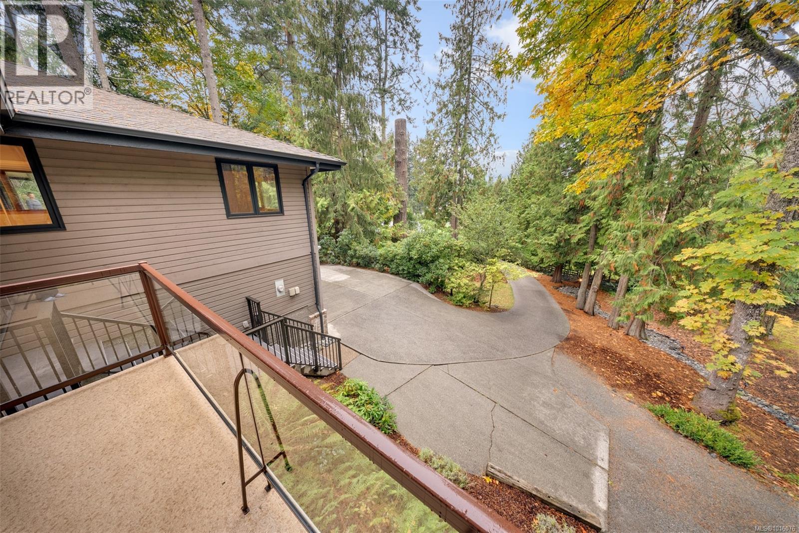 6758 Amwell Dr, Central Saanich, British Columbia  V8M 1A1 - Photo 8 - 1016076