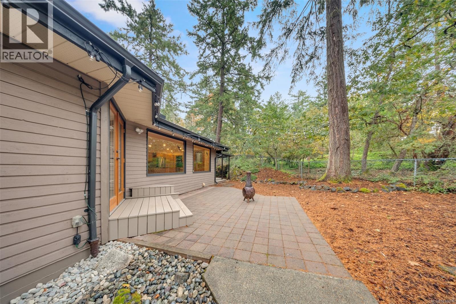 6758 Amwell Dr, Central Saanich, British Columbia  V8M 1A1 - Photo 40 - 1016076