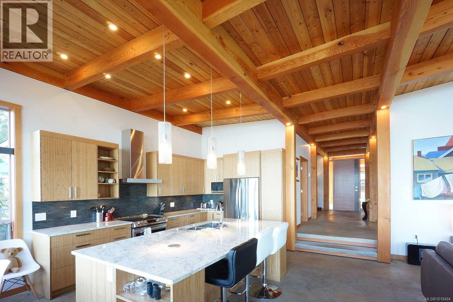 3870 East Rd, Denman Island, British Columbia  V0R 1T0 - Photo 3 - 1018484