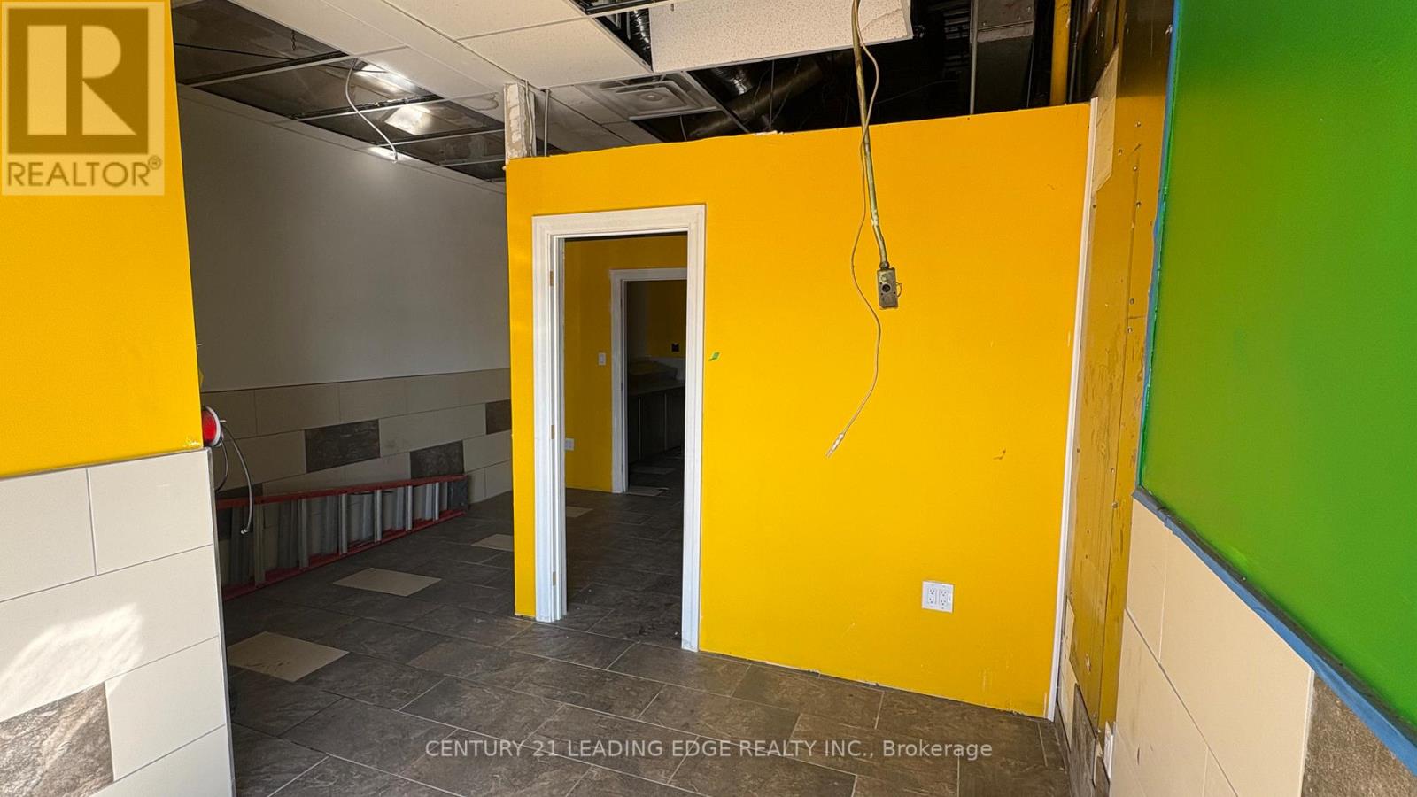 102 - 799 Park Road S, Oshawa, Ontario  L1J 4K1 - Photo 4 - E12486370