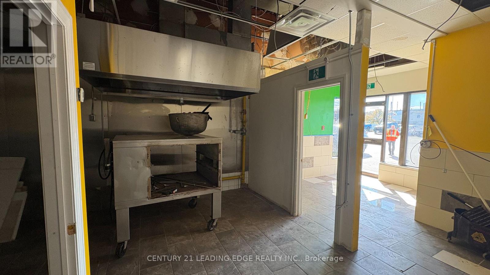 102 - 799 Park Road S, Oshawa, Ontario  L1J 4K1 - Photo 6 - E12486370