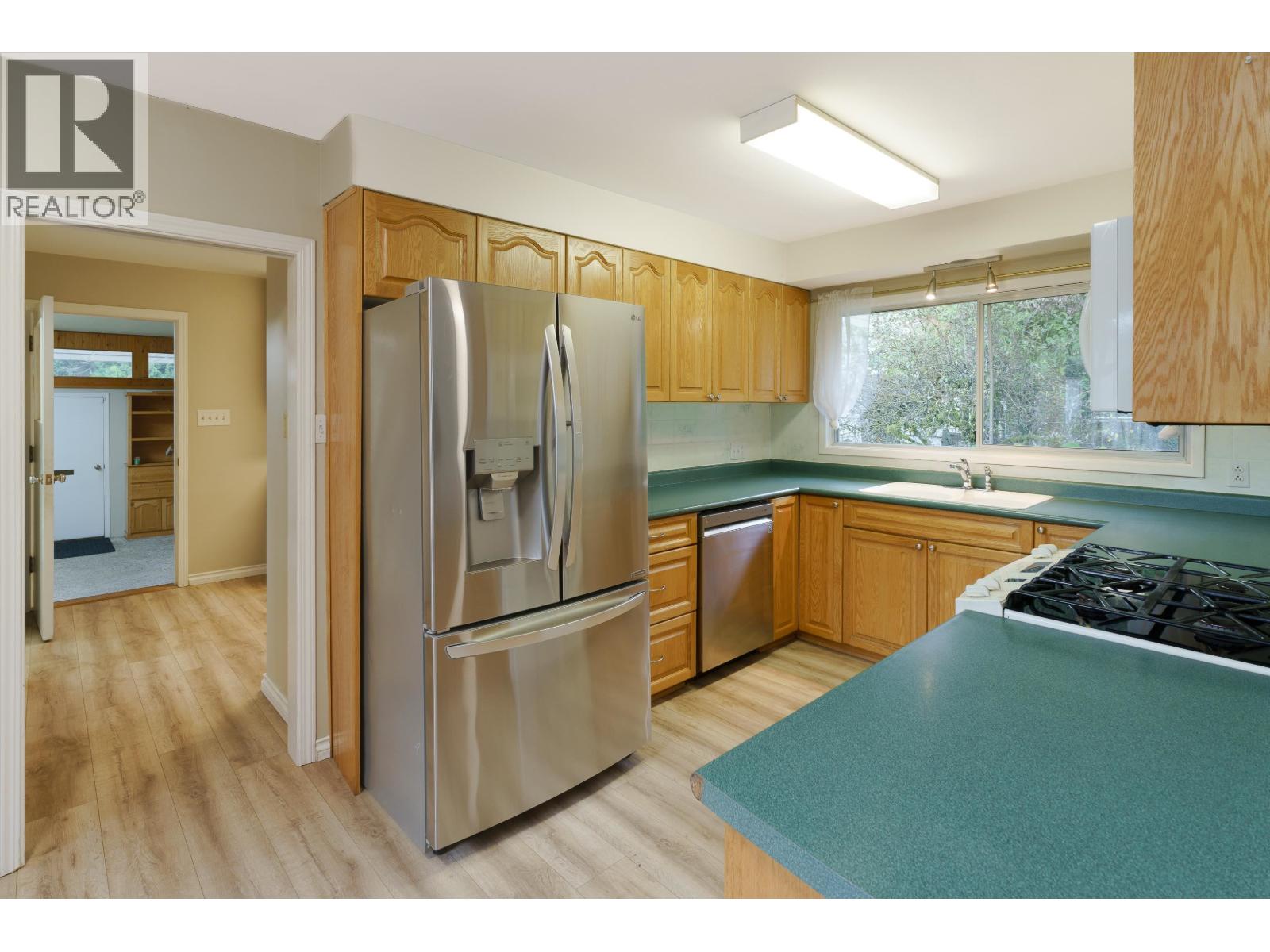 21254 117 Avenue, Maple Ridge, British Columbia  V2X 2H4 - Photo 11 - R3062648