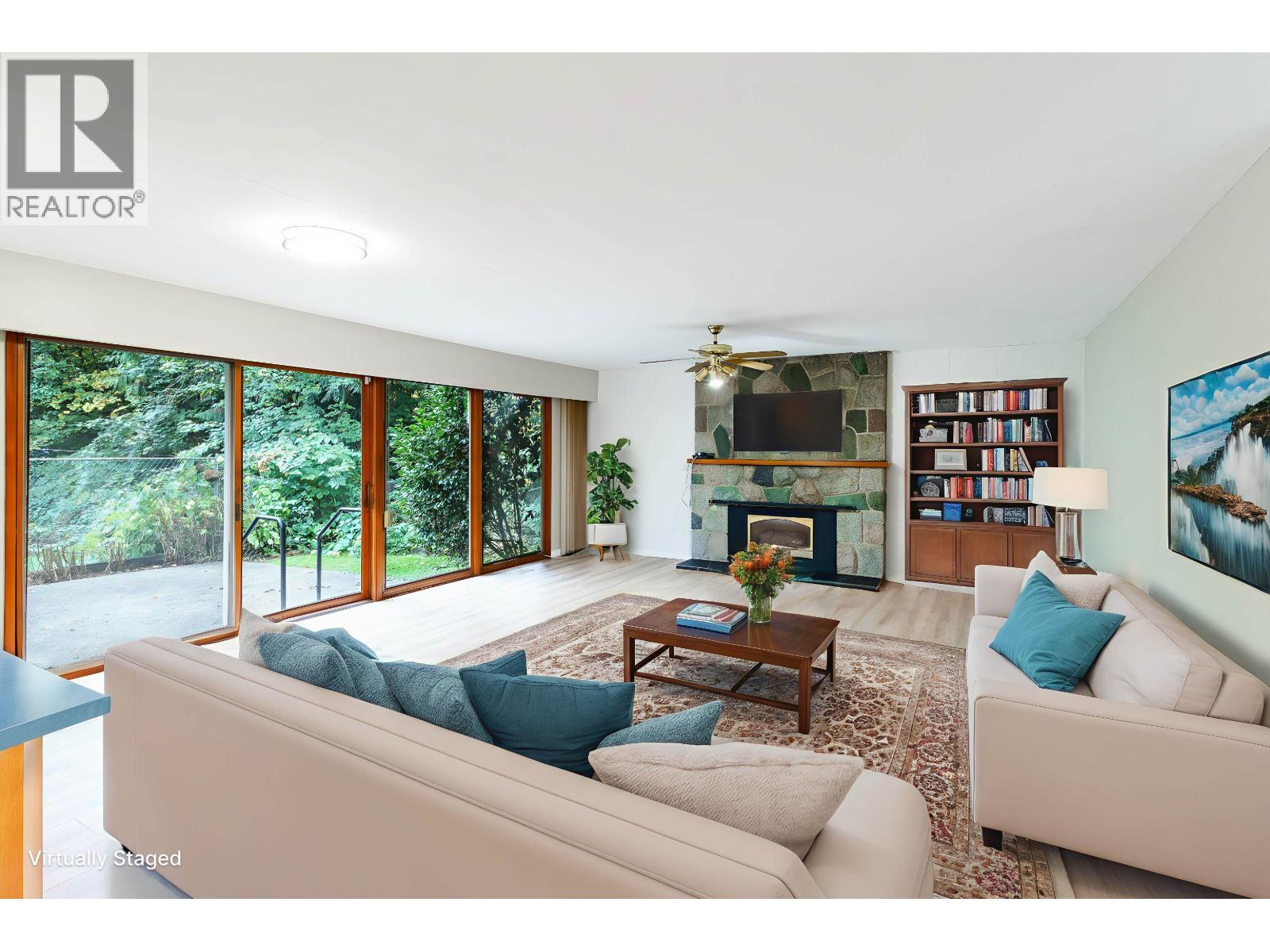 21254 117 Avenue, Maple Ridge, British Columbia  V2X 2H4 - Photo 3 - R3062648