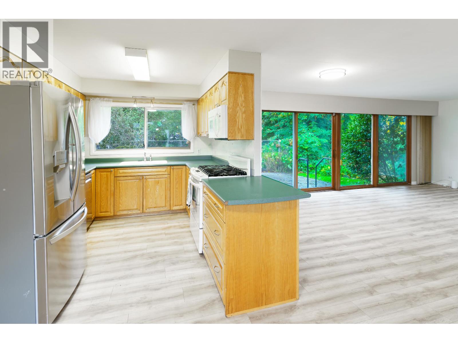 21254 117 Avenue, Maple Ridge, British Columbia  V2X 2H4 - Photo 9 - R3062648