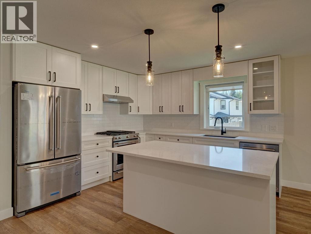 1104 Celia Crescent, Gibsons, British Columbia  V0N 1V7 - Photo 6 - R3062654