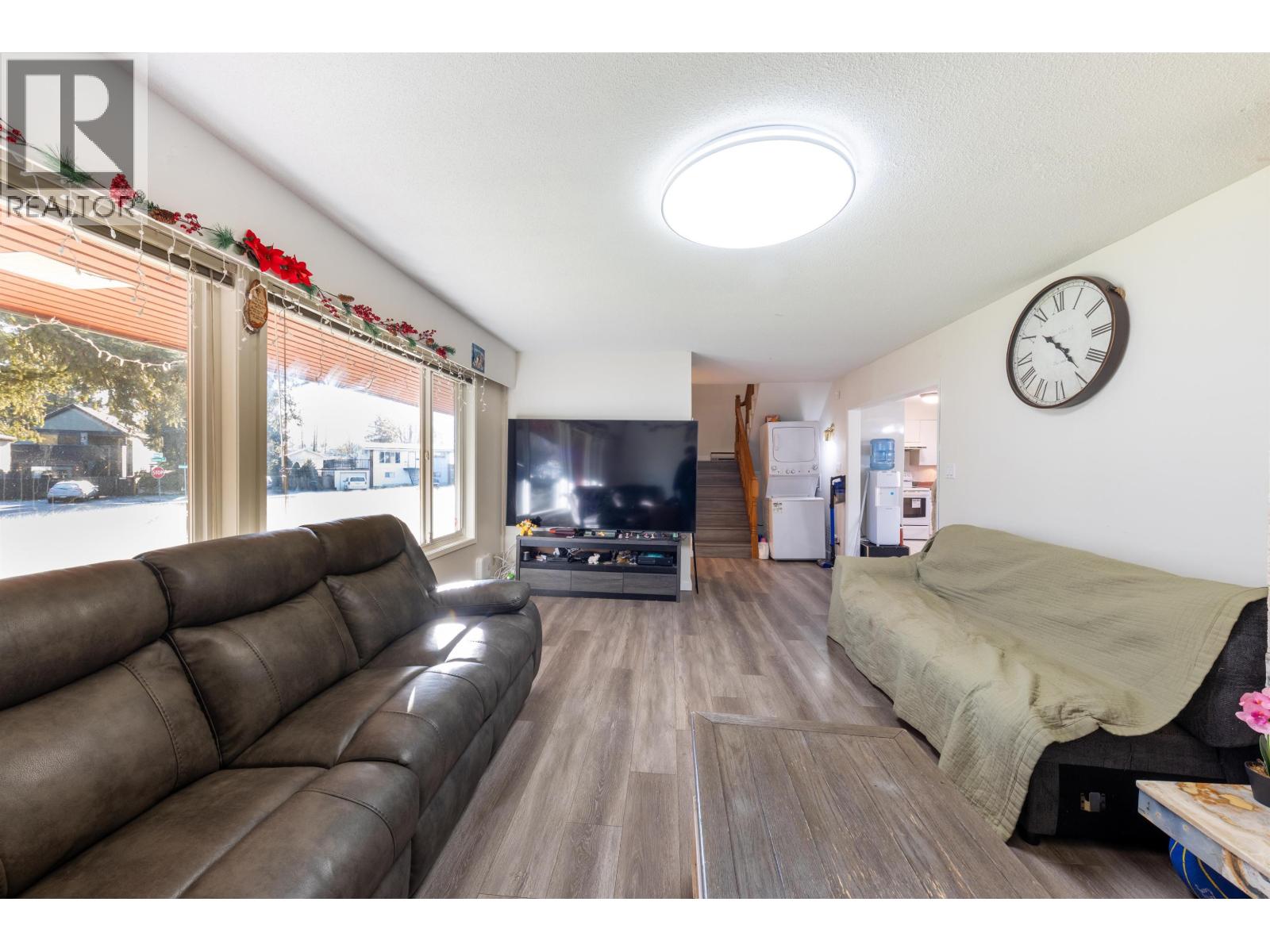 830 Irvine Street, Coquitlam, British Columbia  V3C 4C2 - Photo 5 - R3062710