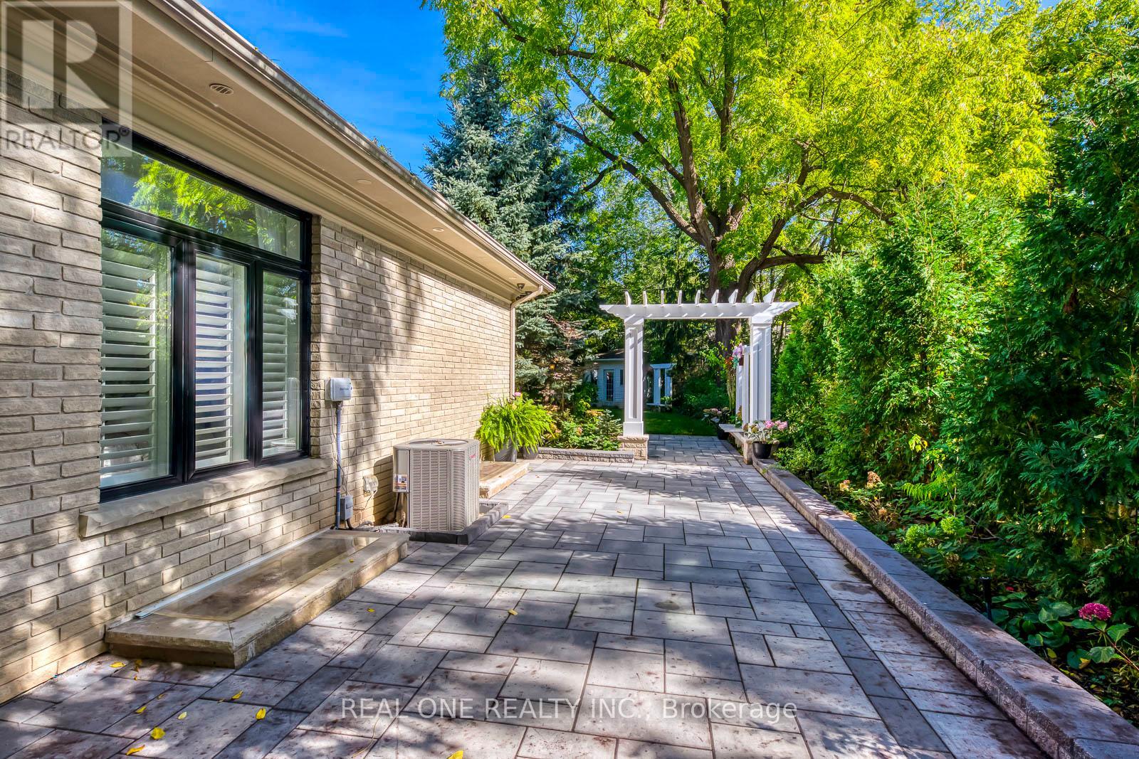 431 Fourth Line, Oakville, Ontario  L6L 5A5 - Photo 34 - W12481768